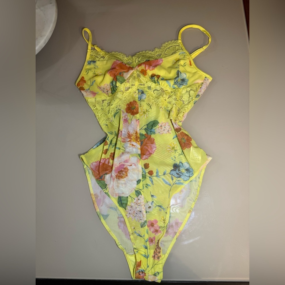 Forever 21 Floral Yellow Lace Bodysuit